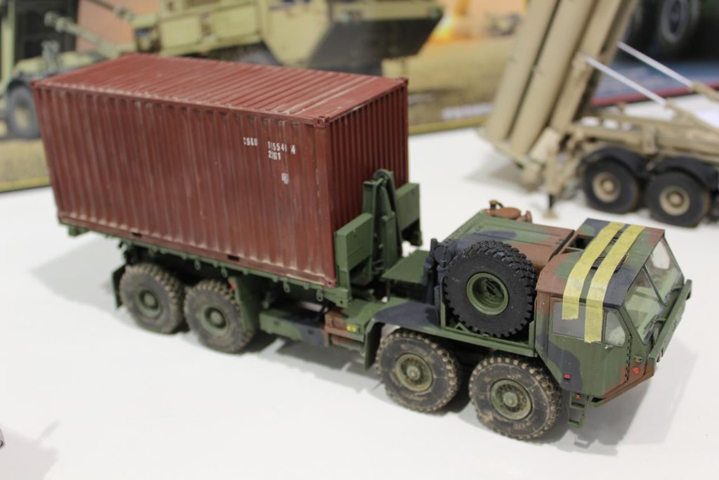 陆军 奥什科什汽车 m-1120重型机动战术卡车(集装箱装卸组件)