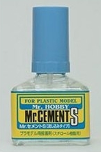 GUNZE  MC-129  40ML 尖毛刷稀膠水 MR.CEMENT S