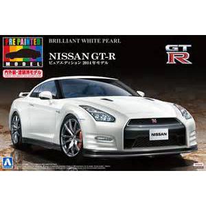 AOSHIMA 011348 1/24 日產汽車 R35 GT-R轎跑車/珍珠白色車殼塗裝完成品/2014年