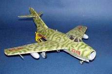 TRUMPETER 02204 1/32 中國.人民解放軍空軍 MIG-15bis 米格公司15'比斯'戰鬥教練機