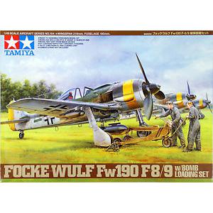 TAMIYA 61104 1/48 WW II德國.空軍 福克.沃夫 FW-190 F.8/9戰鬥機帶炸彈與地勤人物