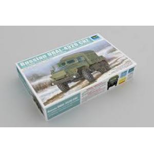 TRUMPETER 01071 俄羅斯.陸軍 URAL-4320 CHZ 裝甲兵員輸送車