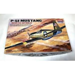 ACADEMY 12401 1/72 WW II美國.陸軍 P-51C'野馬'戰鬥機/北非式樣