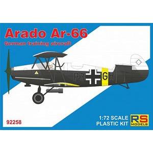 RS MODEL 92258 1/72 二戰德國空軍  阿拉多公司 AR-66C 教練機 @@